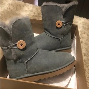 Bailey button ll ugg